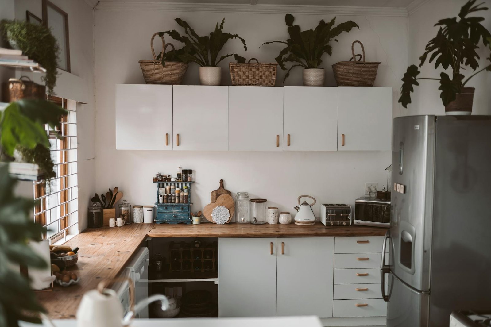 How to Build a Practical Cookware Collection Without Filling Your Cabinets